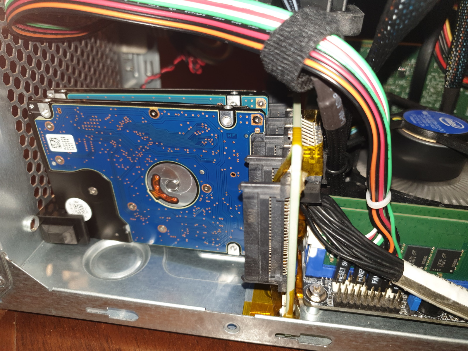 backplane_in_server.jpg