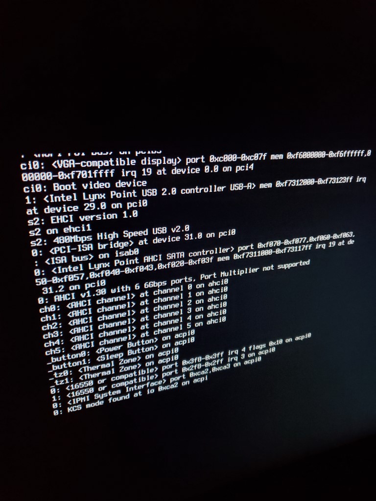 freenasstartup_nokeyboard.jpg