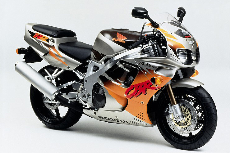Honda CBR900RR FireBlade1994 Urban Tiger Review Used Guide (2).jpg